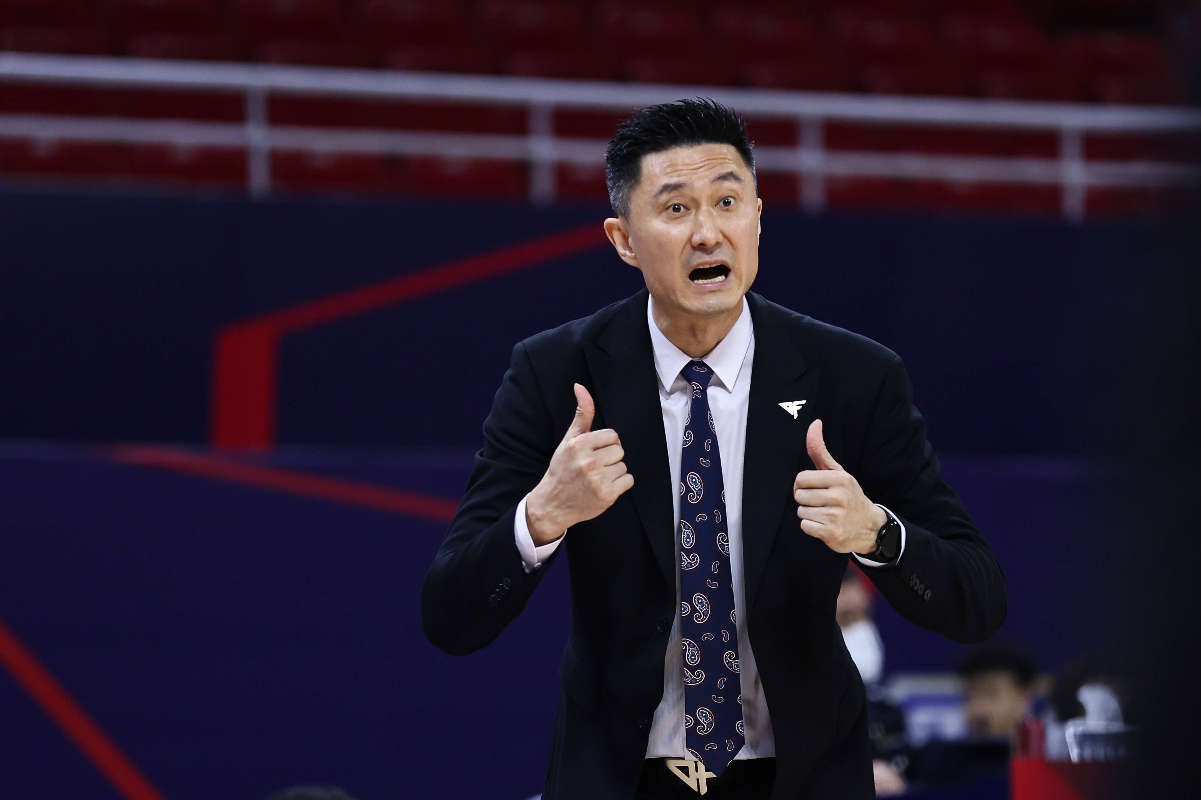 就有娱乐-亚洲杯窗口期再迎强敌，广东宏远更衣室发声，主帅态度：信心回归，年轻球员获得机会的简单介绍