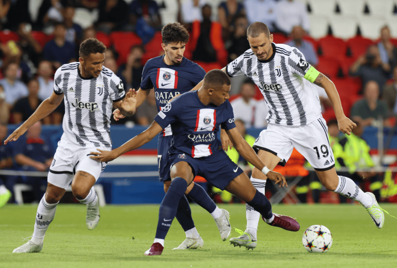 就有娱乐-Doinb在巴黎圣日耳曼比赛中回归赛场，惊险取胜引发热议！的简单介绍