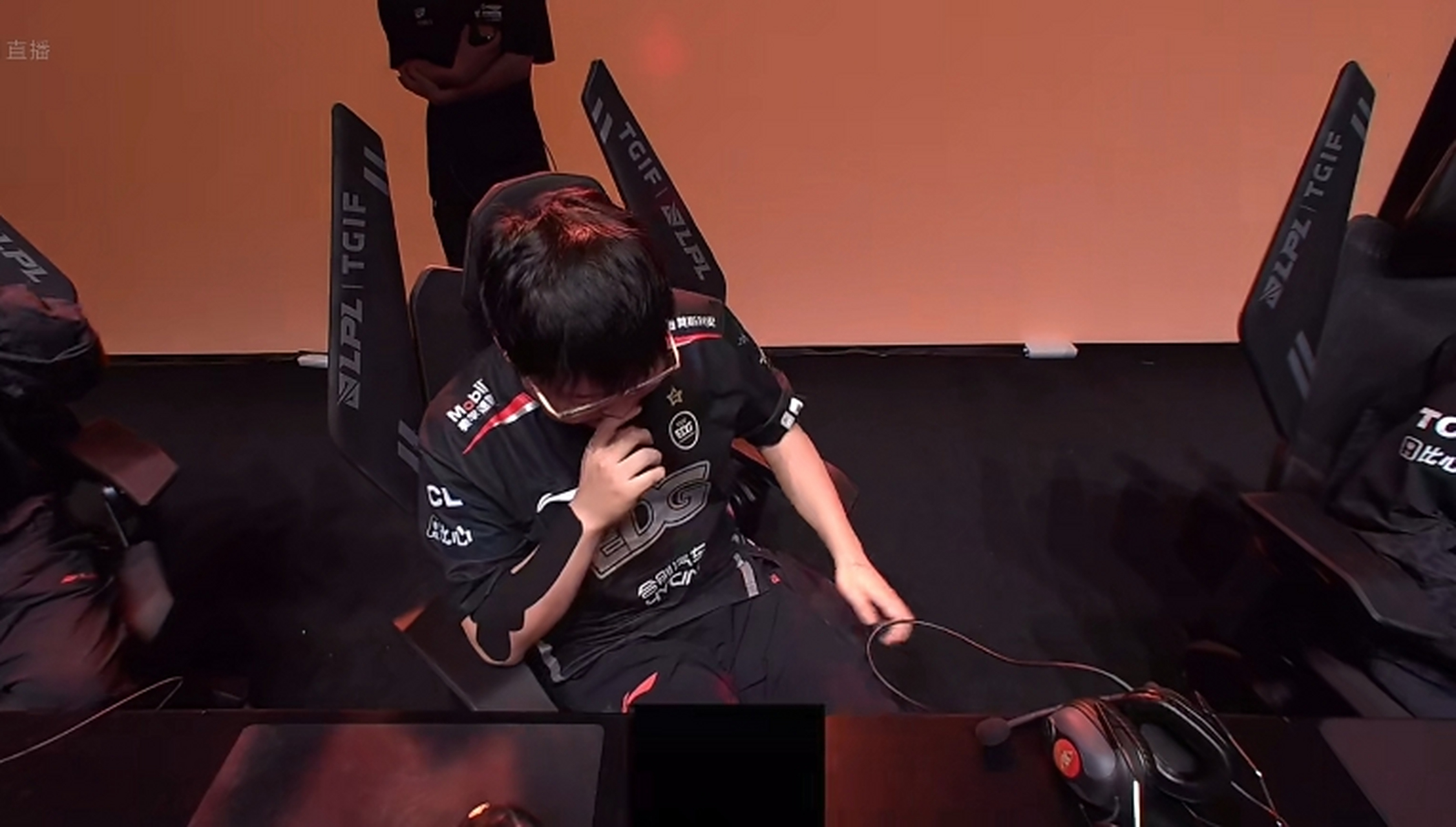 九游体育-包含Uzi迎来十二赛季高光表现，FPX球迷沸腾！的词条