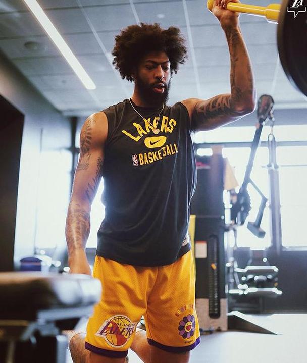 就有娱乐-关于浓眉哥连续七场比赛得分超过比分优势明显，SKT挑战极限！的信息